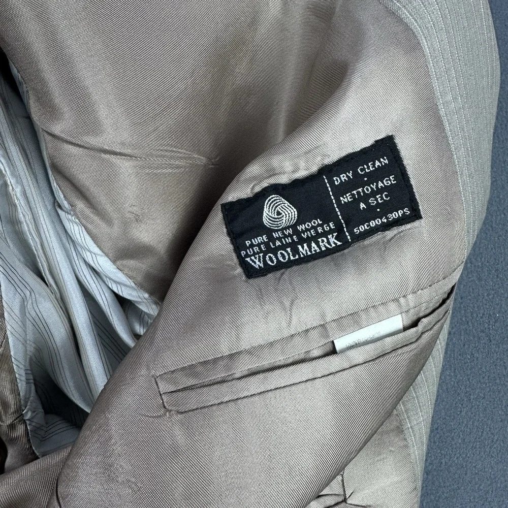 Calvin Klein Taupe Pinstripe Wool Blazer 48R Made Canada Sport Coat Jacket